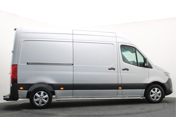 Mercedes-Benz Sprinter 314 2.2 CDI Automaat L2H2 3-Zits, LED, Climate, Camera, Cruise, Navigatie, Bluetooth, Trekhaak, 16''