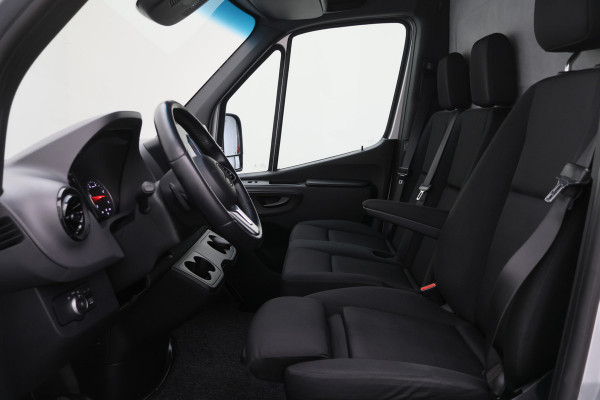 Mercedes-Benz Sprinter 314 2.2 CDI Automaat L2H2 3-Zits, LED, Climate, Camera, Cruise, Navigatie, Bluetooth, Trekhaak, 16''