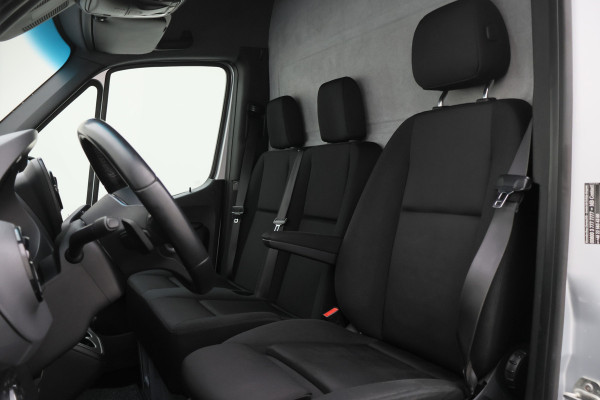 Mercedes-Benz Sprinter 314 2.2 CDI Automaat L2H2 3-Zits, LED, Climate, Camera, Cruise, Navigatie, Bluetooth, Trekhaak, 16''