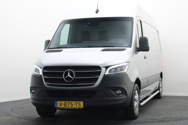 Mercedes-Benz Sprinter 314 2.2 CDI Automaat L2H2 3-Zits, LED, Climate, Camera, Cruise, Navigatie, Bluetooth, Trekhaak, 16''