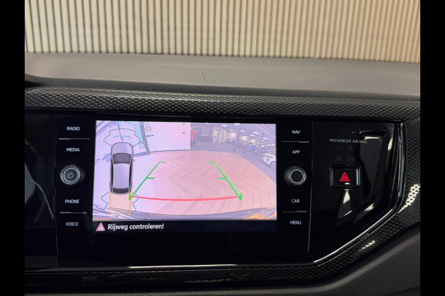 Volkswagen Taigo 1.0 TSI DSG CAMERA NAVIGATIE PDC CRUISE APPLE CARPLAY KEYLESS-GO START/STOP STOELVERWARMING