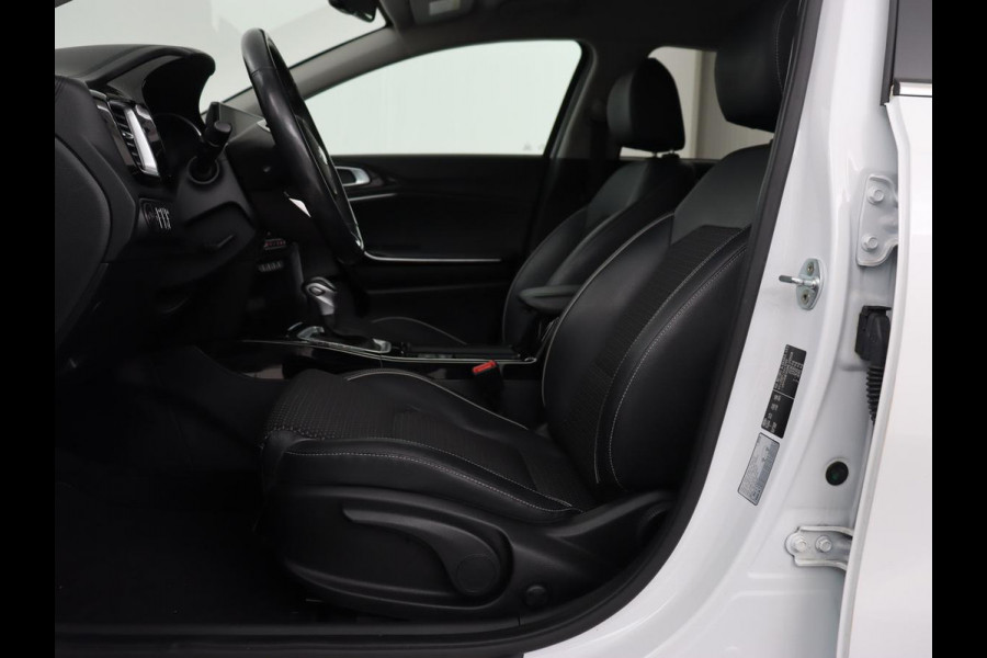 Kia Ceed 1.6 GDI PHEV DynamicPlusLine | SOH 96% | Stoelverwarming | Adaptive cruise | Camera | Carplay | Stuurverwarming | Navigatie | Full LED | Climate control | Half leder | Plug In