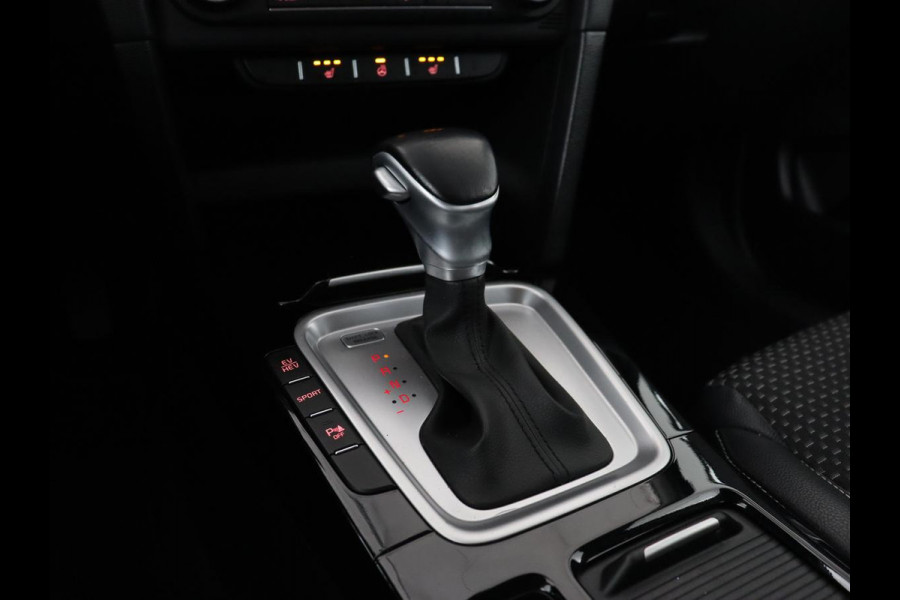 Kia Ceed 1.6 GDI PHEV DynamicPlusLine | SOH 96% | Stoelverwarming | Adaptive cruise | Camera | Carplay | Stuurverwarming | Navigatie | Full LED | Climate control | Half leder | Plug In