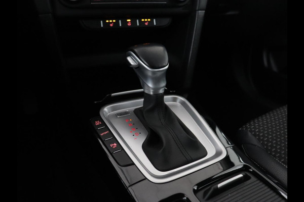 Kia Ceed 1.6 GDI PHEV DynamicPlusLine | SOH 96% | Stoelverwarming | Adaptive cruise | Camera | Carplay | Stuurverwarming | Navigatie | Full LED | Climate control | Half leder | Plug In