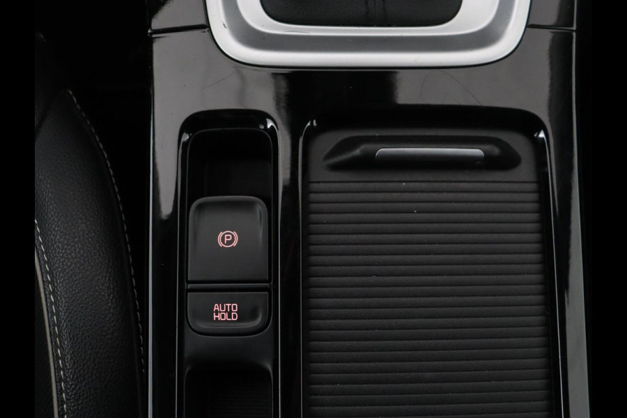 Kia Ceed 1.6 GDI PHEV DynamicPlusLine | SOH 96% | Stoelverwarming | Adaptive cruise | Camera | Carplay | Stuurverwarming | Navigatie | Full LED | Climate control | Half leder | Plug In