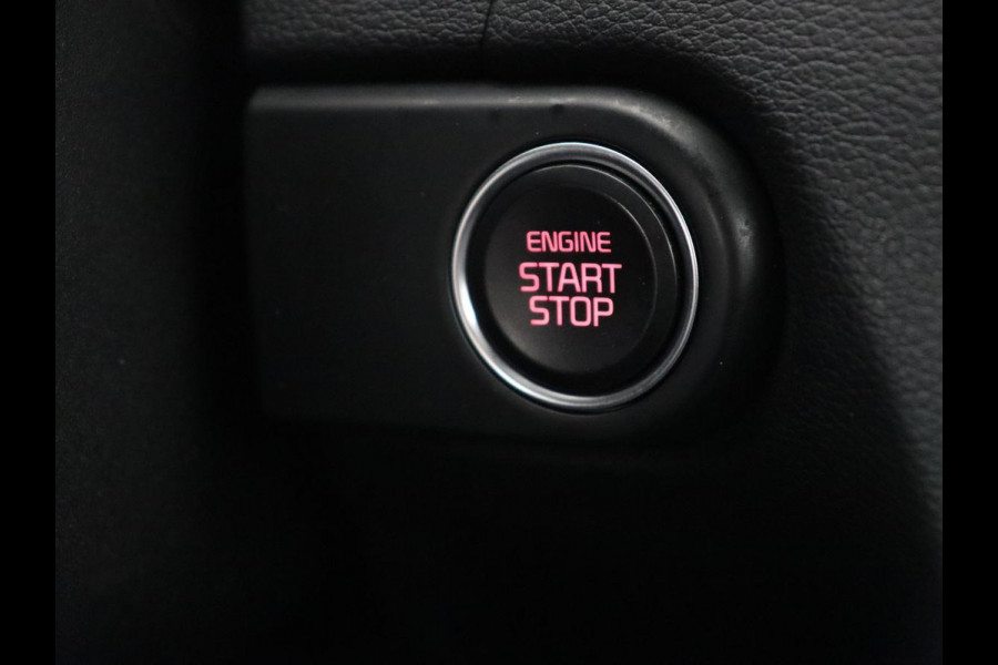Kia Ceed 1.6 GDI PHEV DynamicPlusLine | SOH 96% | Stoelverwarming | Adaptive cruise | Camera | Carplay | Stuurverwarming | Navigatie | Full LED | Climate control | Half leder | Plug In