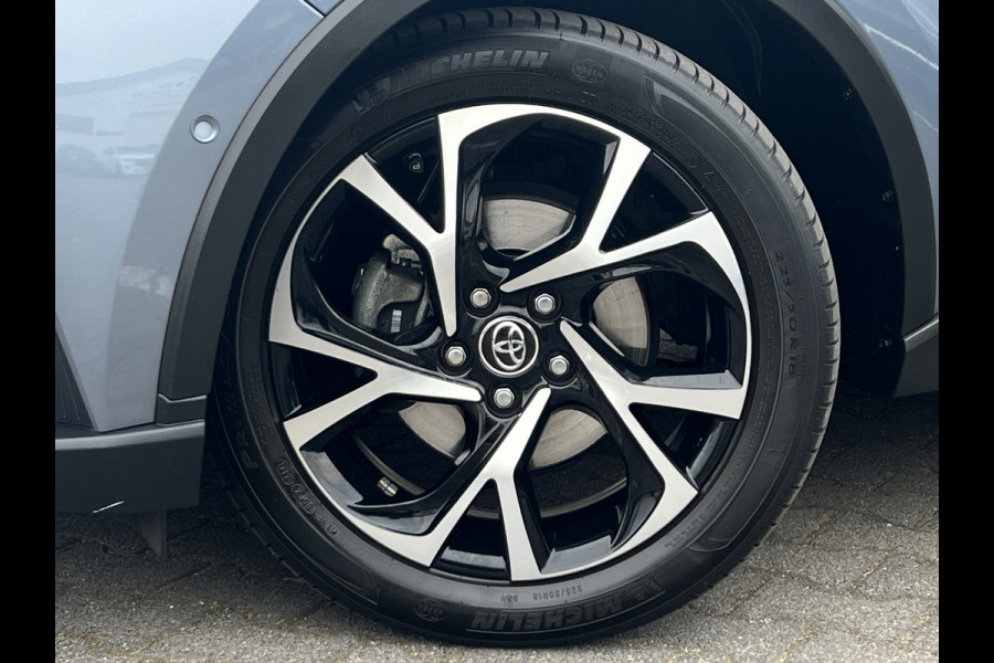 Toyota C-HR 2.0 Hybrid Team D | ACC | CarPlay | Camera | Keyless | 18 inch