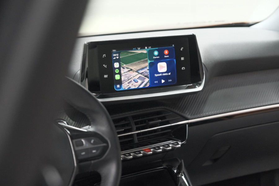Peugeot 2008 PureTech 100 Allure | Trekhaak | Apple Carplay | Parkeersensoren