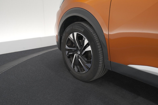 Peugeot 2008 PureTech 100 Allure | Trekhaak | Apple Carplay | Parkeersensoren