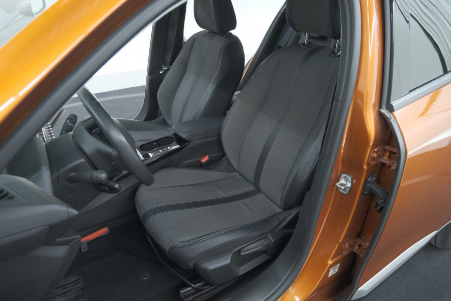 Peugeot 2008 PureTech 100 Allure | Trekhaak | Apple Carplay | Parkeersensoren