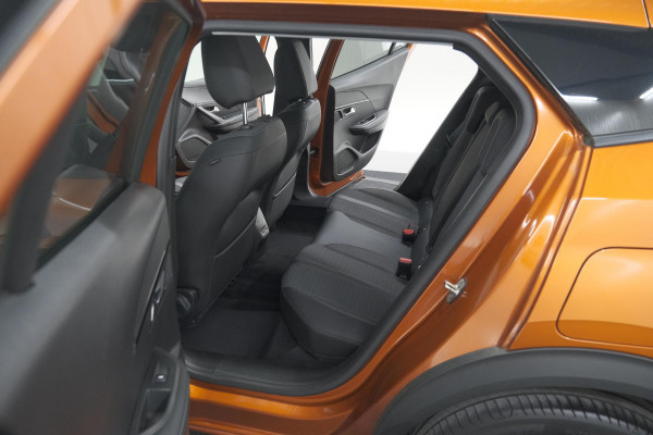 Peugeot 2008 PureTech 100 Allure | Trekhaak | Apple Carplay | Parkeersensoren