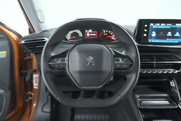 Peugeot 2008 PureTech 100 Allure | Trekhaak | Apple Carplay | Parkeersensoren
