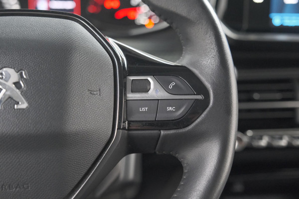 Peugeot 2008 PureTech 100 Allure | Trekhaak | Apple Carplay | Parkeersensoren