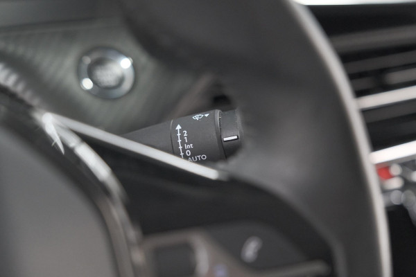 Peugeot 2008 PureTech 100 Allure | Trekhaak | Apple Carplay | Parkeersensoren