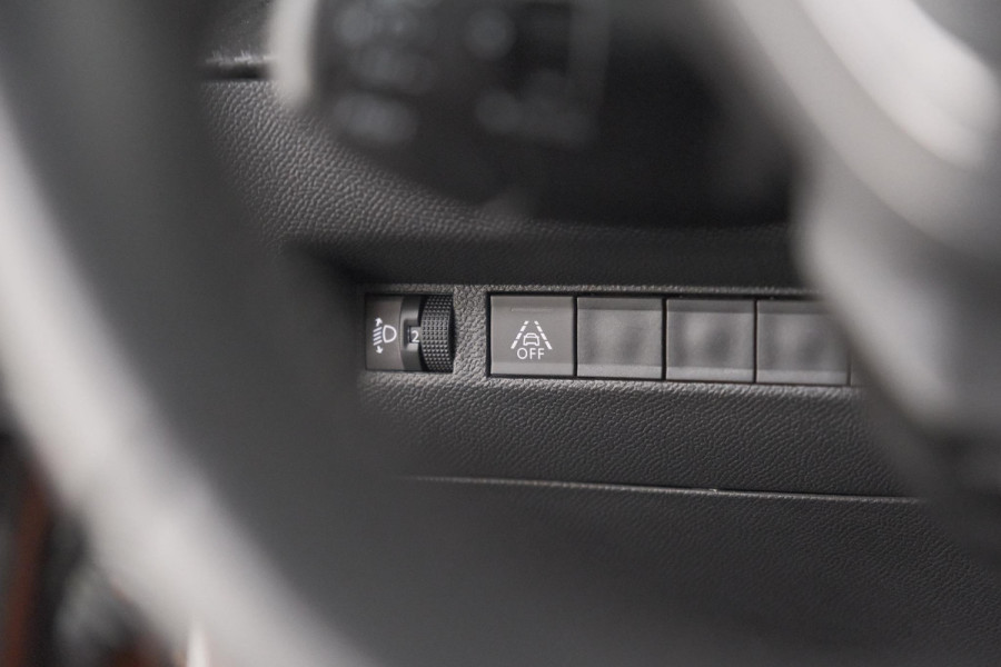 Peugeot 2008 PureTech 100 Allure | Trekhaak | Apple Carplay | Parkeersensoren