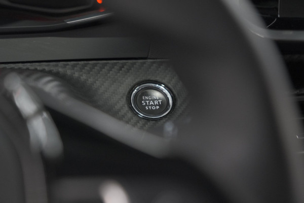 Peugeot 2008 PureTech 100 Allure | Trekhaak | Apple Carplay | Parkeersensoren