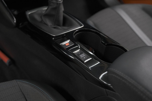 Peugeot 2008 PureTech 100 Allure | Trekhaak | Apple Carplay | Parkeersensoren