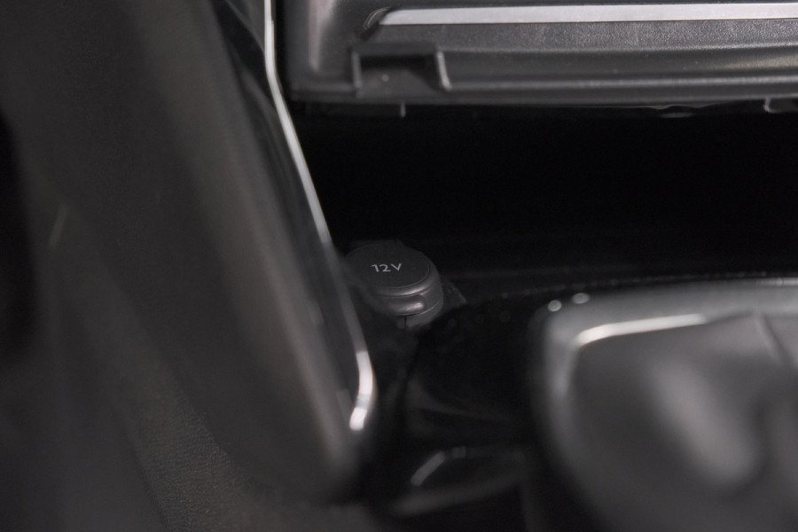 Peugeot 2008 PureTech 100 Allure | Trekhaak | Apple Carplay | Parkeersensoren