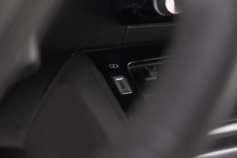 Peugeot 2008 PureTech 100 Allure | Trekhaak | Apple Carplay | Parkeersensoren