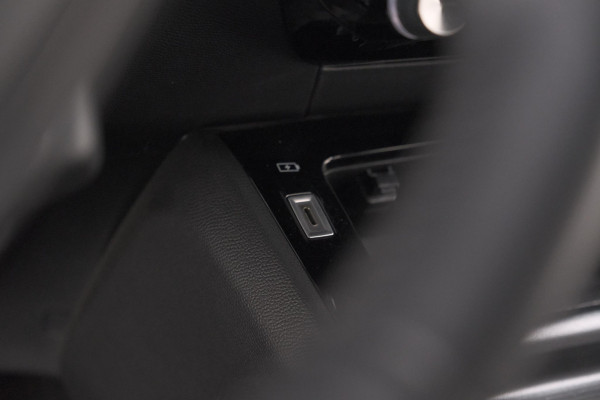 Peugeot 2008 PureTech 100 Allure | Trekhaak | Apple Carplay | Parkeersensoren