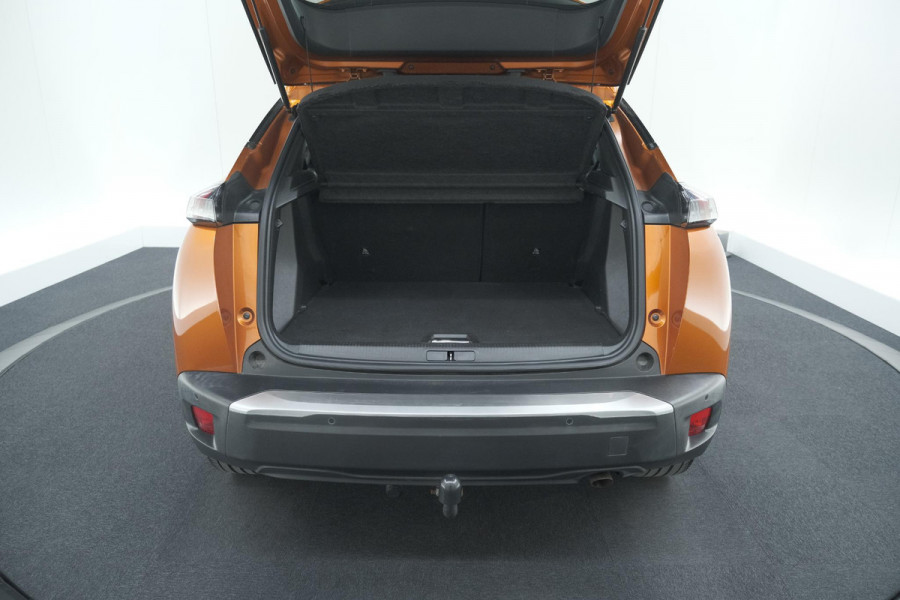 Peugeot 2008 PureTech 100 Allure | Trekhaak | Apple Carplay | Parkeersensoren