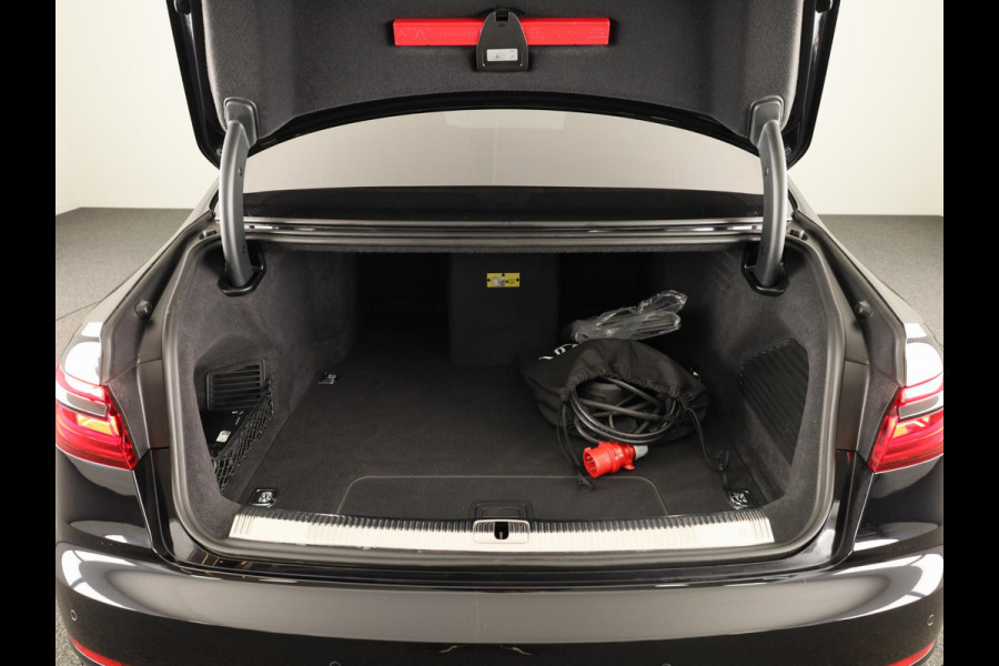 Audi A8 60 TFSI e quattro Lang 462pk |Panoramdak | Head Up display | Ventilatie + massage voor en achter | B&O | Luchtvering
