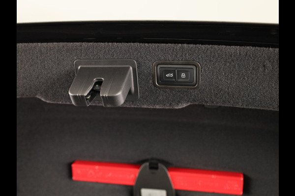 Audi A8 60 TFSI e quattro Lang 462pk |Panoramdak | Head Up display | Ventilatie + massage voor en achter | B&O | Luchtvering
