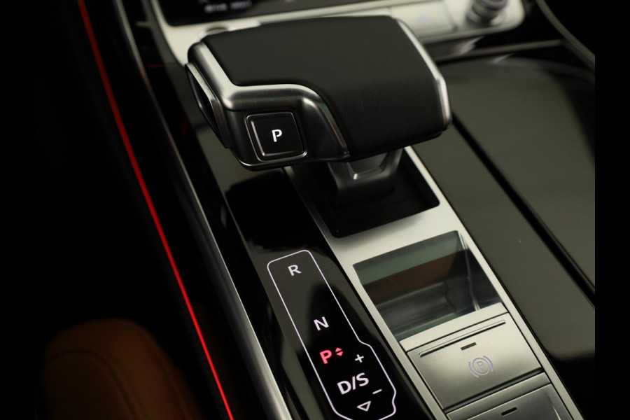 Audi A8 60 TFSI e quattro Lang 462pk |Panoramdak | Head Up display | Ventilatie + massage voor en achter | B&O | Luchtvering