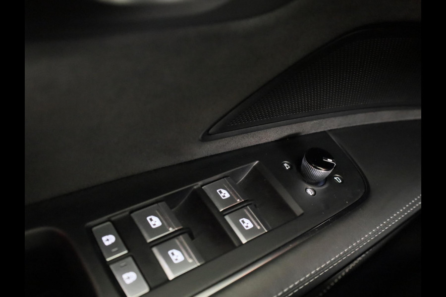 Audi A8 60 TFSI e quattro Lang 462pk |Panoramdak | Head Up display | Ventilatie + massage voor en achter | B&O | Luchtvering