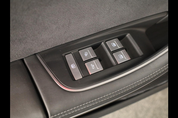 Audi A8 60 TFSI e quattro Lang 462pk |Panoramdak | Head Up display | Ventilatie + massage voor en achter | B&O | Luchtvering