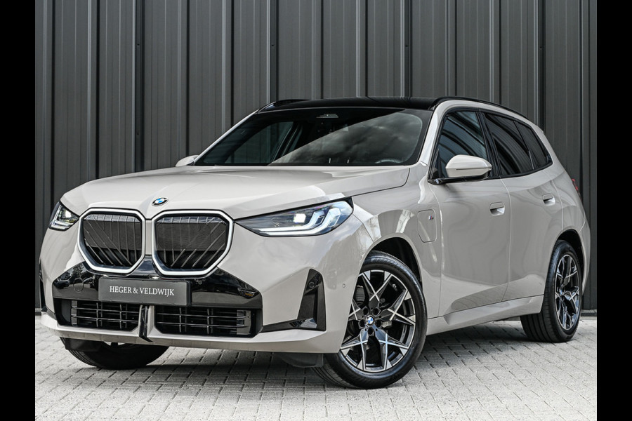 BMW X3 30e xDrive M-sport | Panorama dak | Head-Up | Camera | Comfort access | Ambiance interieur | Trekhaak |