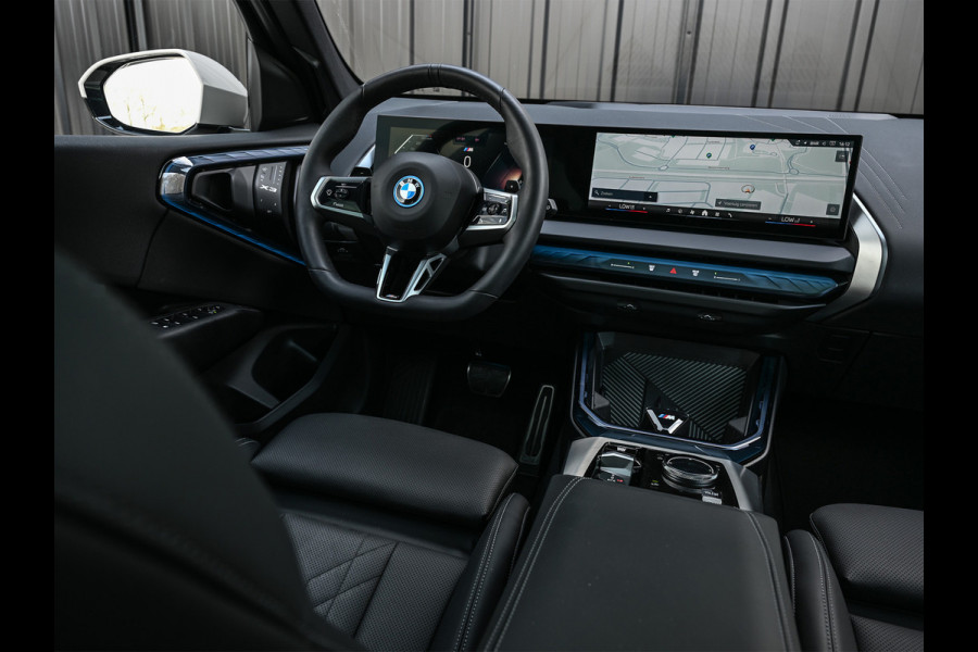 BMW X3 30e xDrive M-sport | Panorama dak | Head-Up | Camera | Comfort access | Ambiance interieur | Trekhaak |