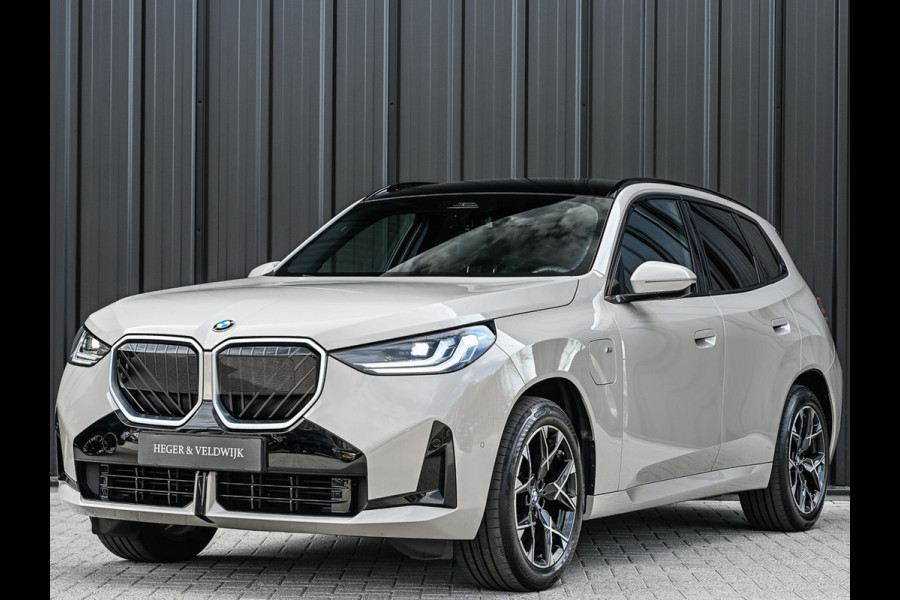 BMW X3 30e xDrive M-sport | Panorama dak | Head-Up | Camera | Comfort access | Ambiance interieur | Trekhaak |