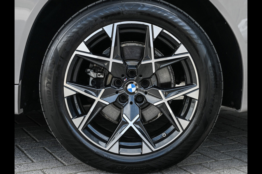 BMW X3 30e xDrive M-sport | Panorama dak | Head-Up | Camera | Comfort access | Ambiance interieur | Trekhaak |