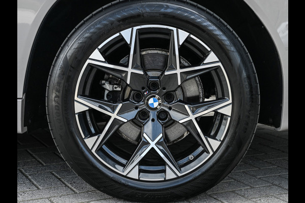 BMW X3 30e xDrive M-sport | Panorama dak | Head-Up | Camera | Comfort access | Ambiance interieur | Trekhaak |