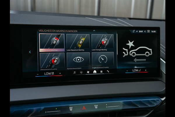 BMW X3 30e xDrive M-sport | Panorama dak | Head-Up | Camera | Comfort access | Ambiance interieur | Trekhaak |