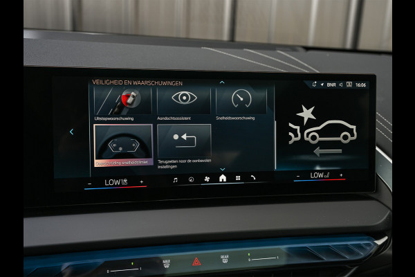 BMW X3 30e xDrive M-sport | Panorama dak | Head-Up | Camera | Comfort access | Ambiance interieur | Trekhaak |