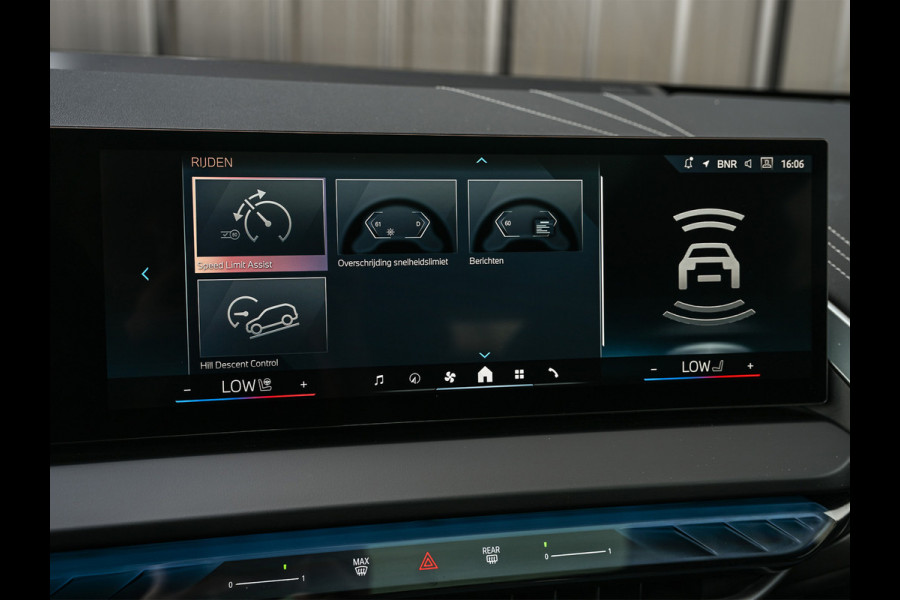 BMW X3 30e xDrive M-sport | Panorama dak | Head-Up | Camera | Comfort access | Ambiance interieur | Trekhaak |