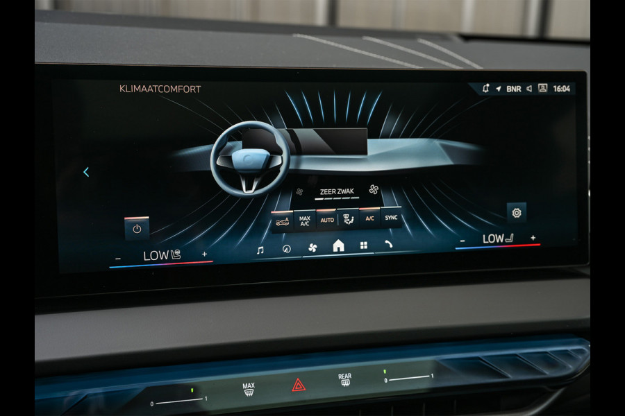 BMW X3 30e xDrive M-sport | Panorama dak | Head-Up | Camera | Comfort access | Ambiance interieur | Trekhaak |