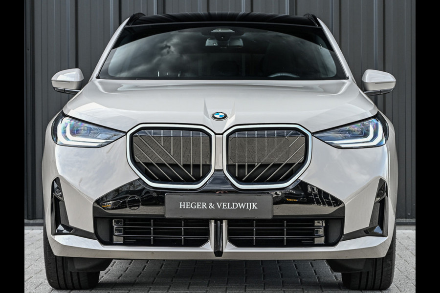 BMW X3 30e xDrive M-sport | Panorama dak | Head-Up | Camera | Comfort access | Ambiance interieur | Trekhaak |