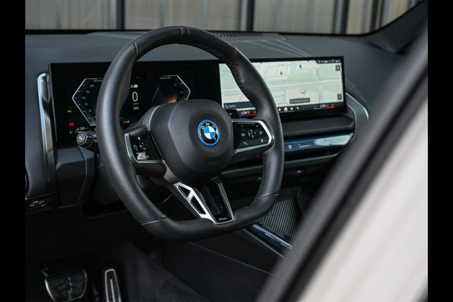 BMW X3 30e xDrive M-sport | Panorama dak | Head-Up | Camera | Comfort access | Ambiance interieur | Trekhaak |