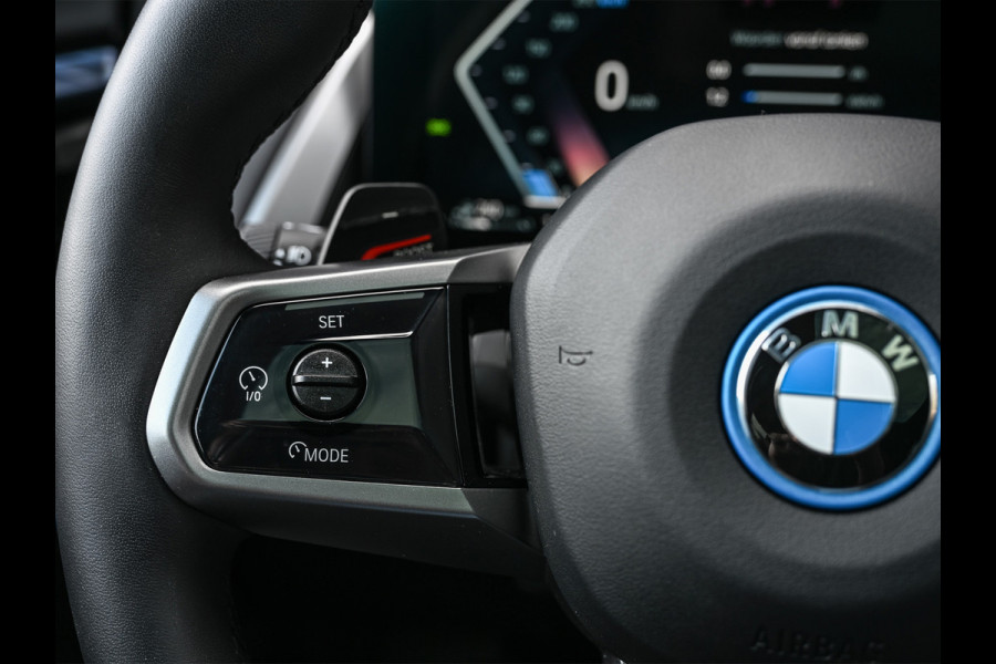 BMW X3 30e xDrive M-sport | Panorama dak | Head-Up | Camera | Comfort access | Ambiance interieur | Trekhaak |