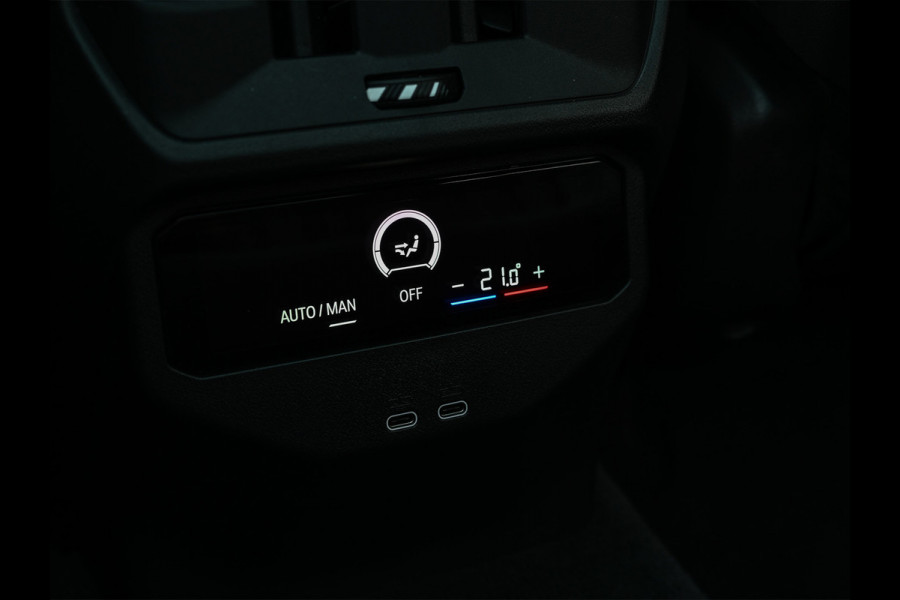 BMW X3 30e xDrive M-sport | Panorama dak | Head-Up | Camera | Comfort access | Ambiance interieur | Trekhaak |