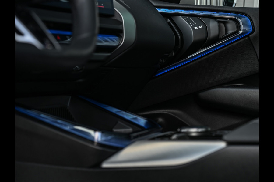 BMW X3 30e xDrive M-sport | Panorama dak | Head-Up | Camera | Comfort access | Ambiance interieur | Trekhaak |