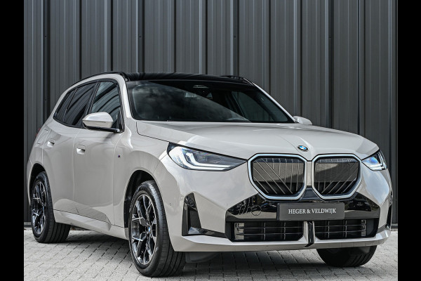 BMW X3 30e xDrive M-sport | Panorama dak | Head-Up | Camera | Comfort access | Ambiance interieur | Trekhaak |
