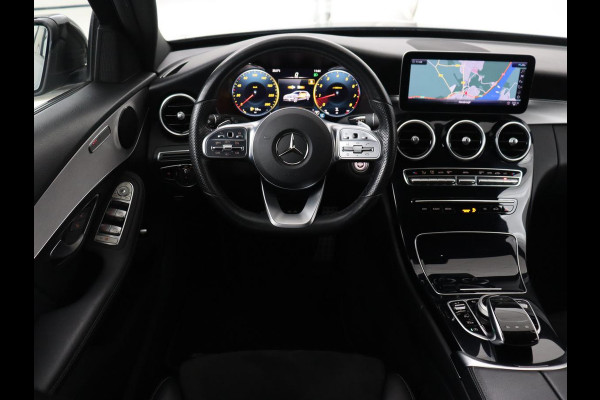 Mercedes-Benz C-Klasse 160 AMG | Stoelverwarming | Carplay | Leder/Alcantara | Camera | Digital Cockpit | Navigatie | 19'' | Full LED | Park Assist | Climate control