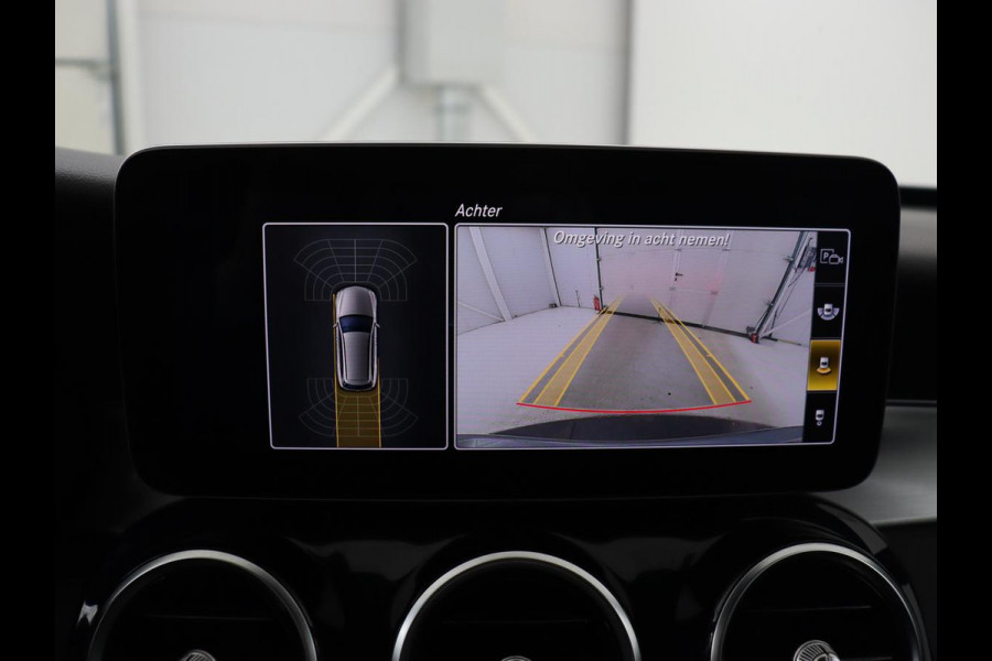 Mercedes-Benz C-Klasse 160 AMG | Stoelverwarming | Carplay | Leder/Alcantara | Camera | Digital Cockpit | Navigatie | 19'' | Full LED | Park Assist | Climate control
