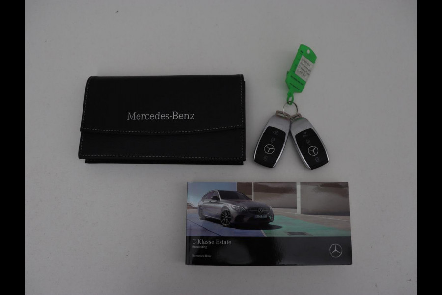 Mercedes-Benz C-Klasse 160 AMG | Stoelverwarming | Carplay | Leder/Alcantara | Camera | Digital Cockpit | Navigatie | 19'' | Full LED | Park Assist | Climate control