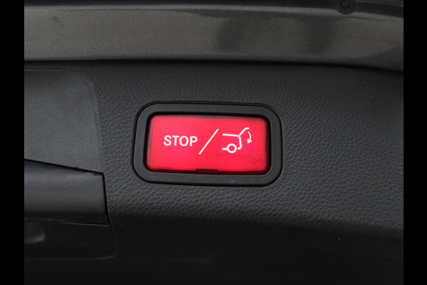 Mercedes-Benz C-Klasse 160 AMG | Stoelverwarming | Carplay | Leder/Alcantara | Camera | Digital Cockpit | Navigatie | 19'' | Full LED | Park Assist | Climate control