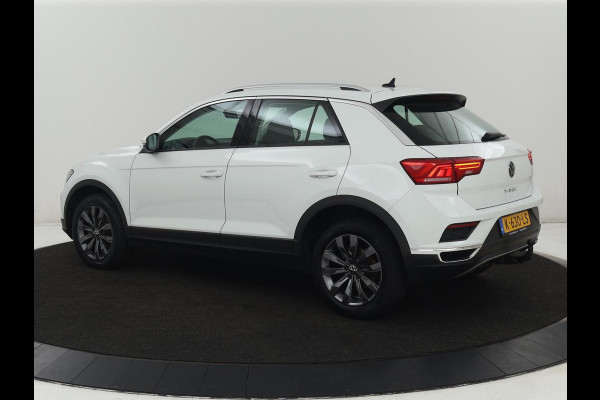 Volkswagen T-Roc 1.0 TSI Style Business | Trekhaak | Camera | Adaptive cruise | Carplay | Navigatie | Side Assist | Climate control | DAB | Parkeerhulp | Bluetooth
